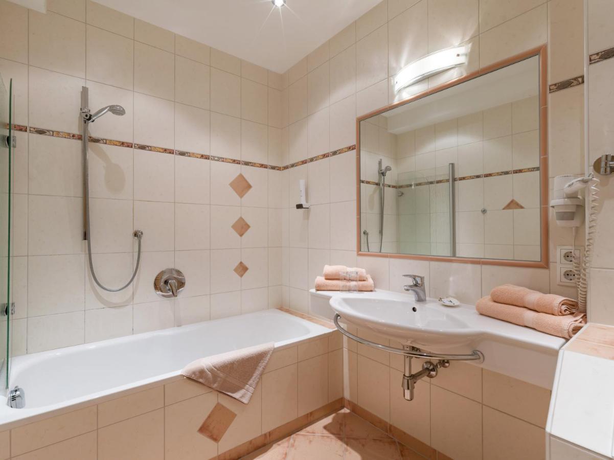 Felsenkeller Hotel 3*